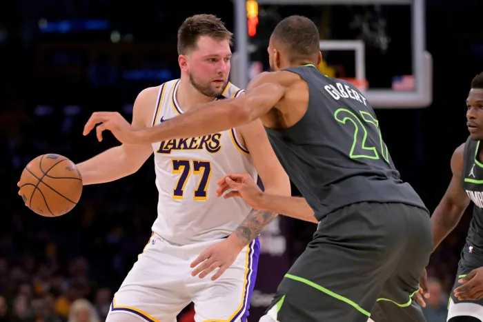 NBA直播- 森林狼客场大胜湖人抢得先机 系列赛暗流涌动 NBA直播- 森林狼客场大胜湖人抢得先机 系列赛暗流涌动